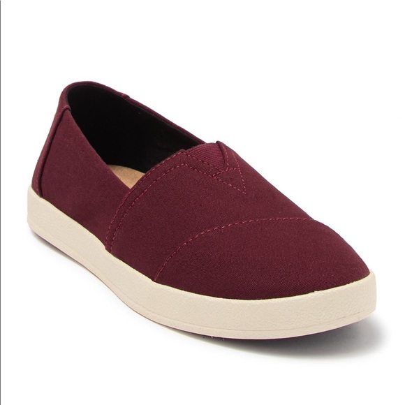 NWOT TOMS Avalon Burgundy, Maroon Slip Ons
